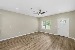 1357 E Chestnut Ave E, Crestview, FL 32539 - Photo 10