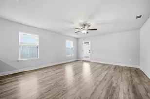 217 Baycliff Dr, Crestview, FL 32536 - Photo 8