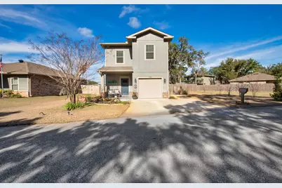 7388 Hiawatha Lane, Navarre, FL 32566 - Photo 2