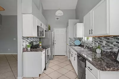 2137 Estates Circle, Navarre, FL 32566 - Photo 4