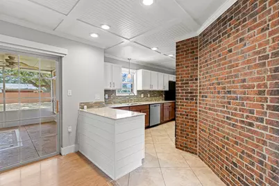 650 NE Country Club Avenue NE, Fort Walton Beach, FL 32547 - Photo 8