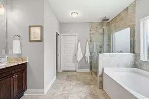 6735 E East Bay Blvd E, Navarre, FL 32566 - Photo 36