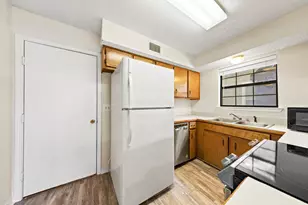 236 Parkwood Cir, Niceville, FL 32578 - Photo 10