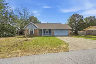603 Moss Dr, Crestview, FL 32536 - Photo 2