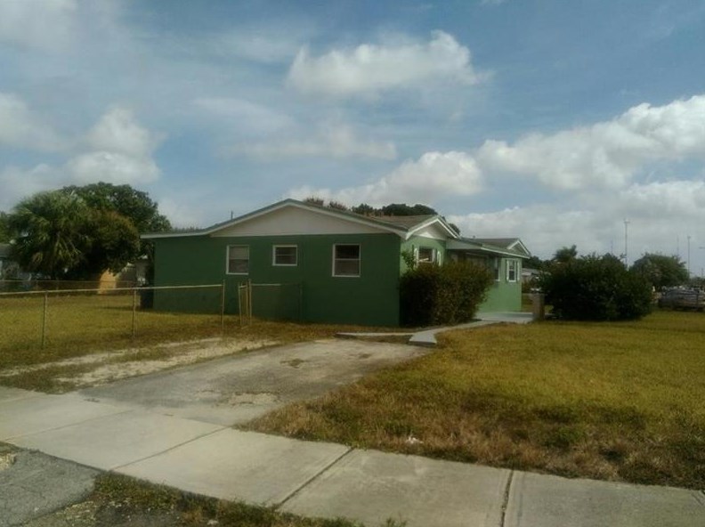 2951 208th Ter, Miami, FL 33056-1440