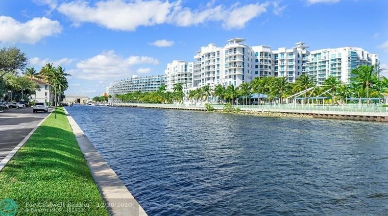 3245 184th St, Miami, FL 13402-4912