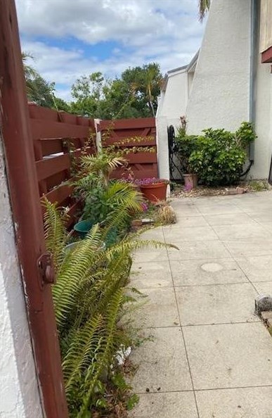 3001 Lakewood Ln, Hollywood, FL 33021-2642