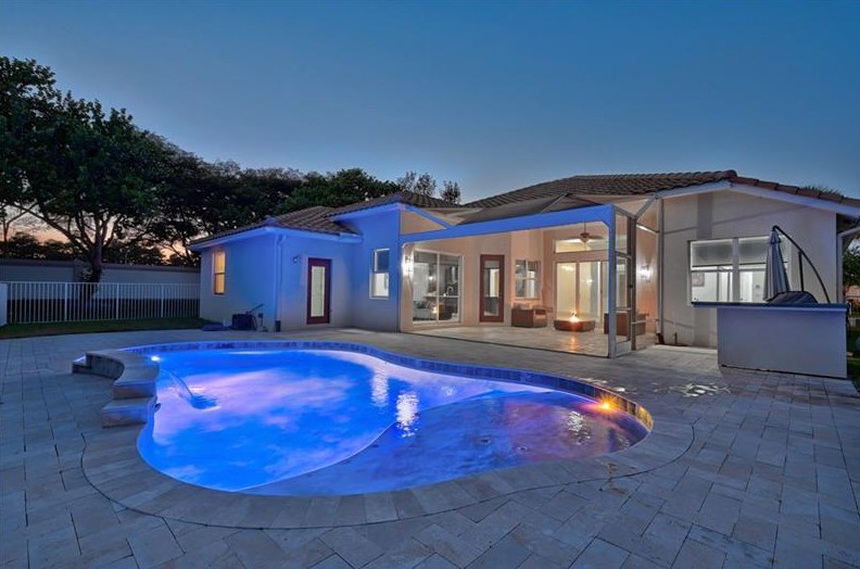 9968 Via Amati, Lake Worth FL  33467-6938 exterior