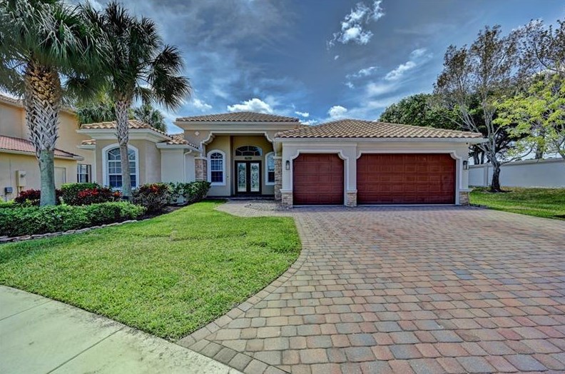 9968 Via Amati, Lake Worth FL  33467-6938 exterior