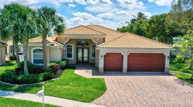9968 Via Amati, Lake Worth FL  33467-6938 exterior