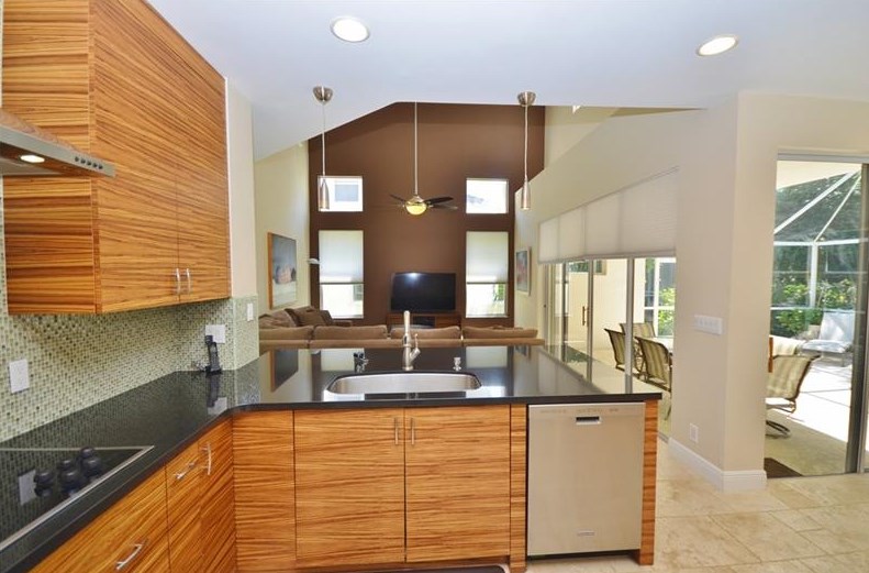 11110 Minneapolis Dr, Hollywood FL 33026-4941 exterior