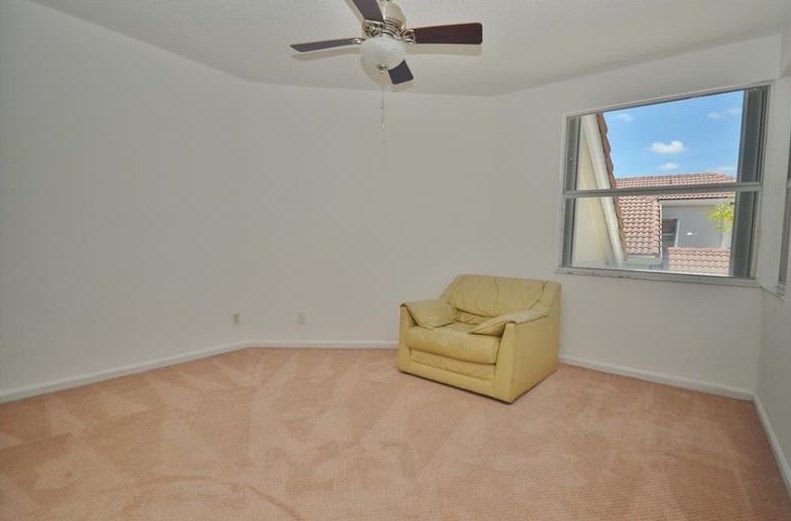 11110 Minneapolis Dr, Hollywood FL 33026-4941 exterior