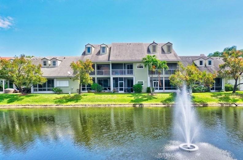 55 N Lakeshore Dr, Lake Worth, FL 33462