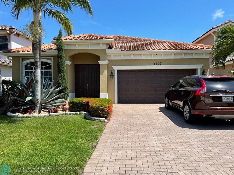 4627 Capital Dr, Lake Worth, FL 33463-8184