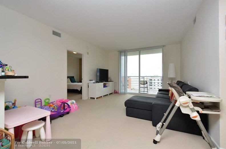 18800 Ne 29th Ave Apt 923, Miami, FL 33180