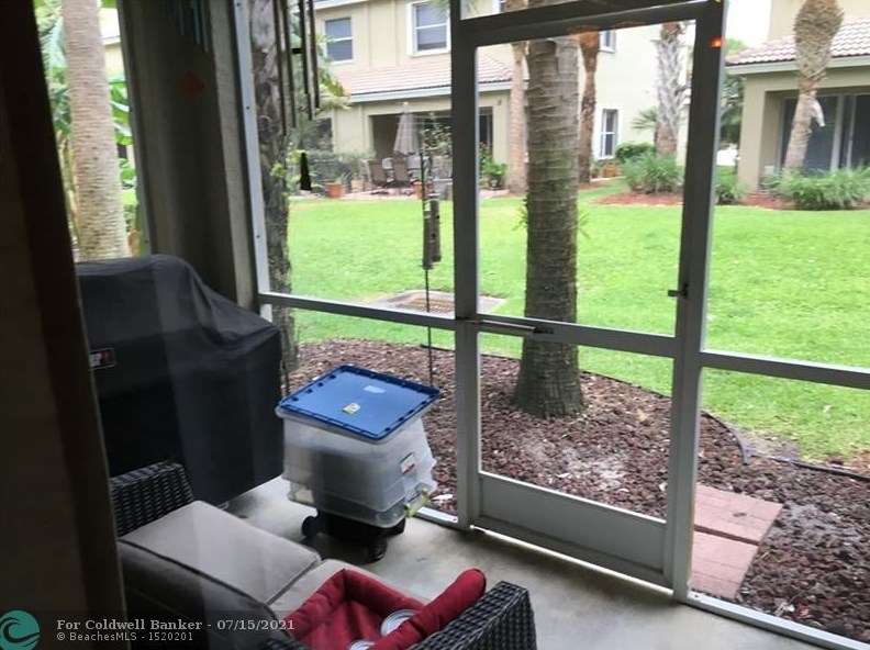 12207 Sw 7th St, Hollywood, FL 33025