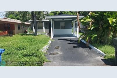 329 NE 34 St - Photo 1
