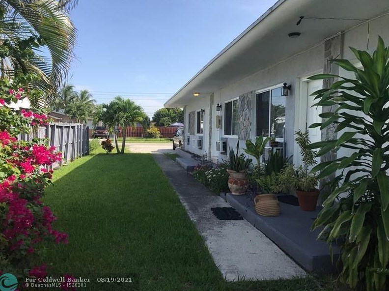 6220 Dawson St, Hollywood FL  33023-1852 exterior