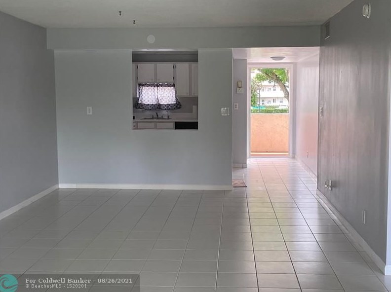 820 Hollybrook Dr, Hollywood FL  33025-4036 exterior