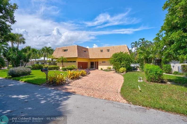 3261 Aqua Vista Dr, Pompano Beach FL  33062-6842 exterior