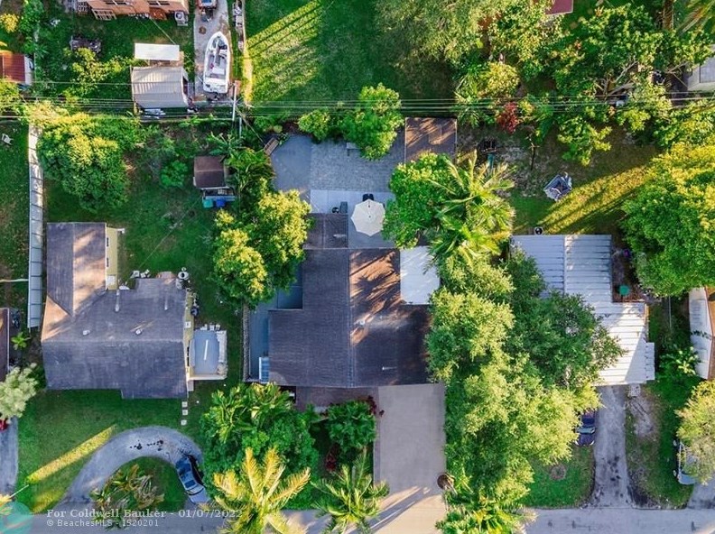 7580 Ramona St, Hollywood FL 33023-2460 exterior