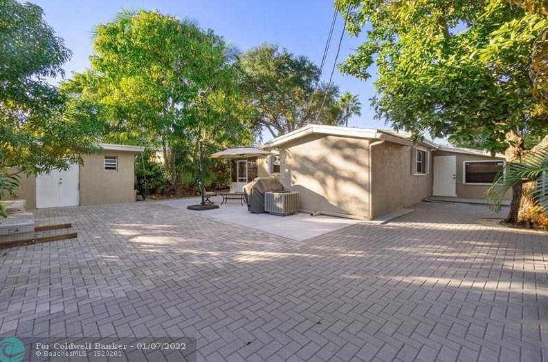 7580 Ramona St, Hollywood FL 33023-2460 exterior