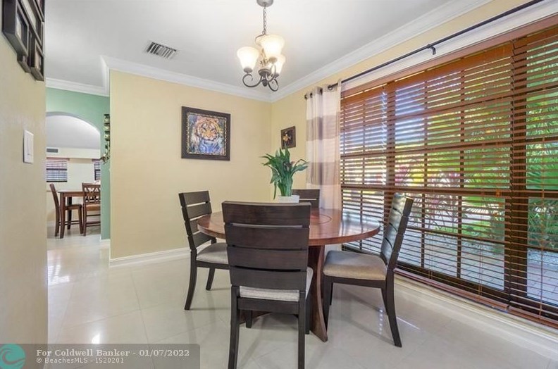 7580 Ramona St, Hollywood FL 33023-2460 exterior