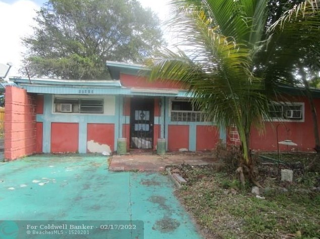 12615 22nd Ave, Miami, FL 33167-1940