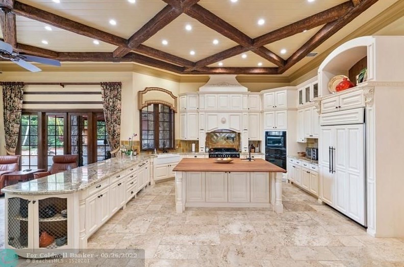 8731 Valencia Ct, Pompano Beach, FL 33067-3701