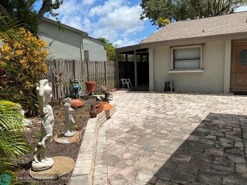 11001 113th Pl, Miami, FL 33176-3168