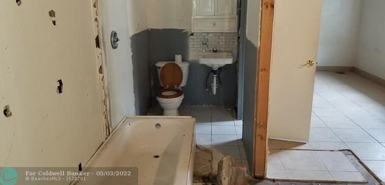 1425 131st St, Miami FL 33161-4423 exterior