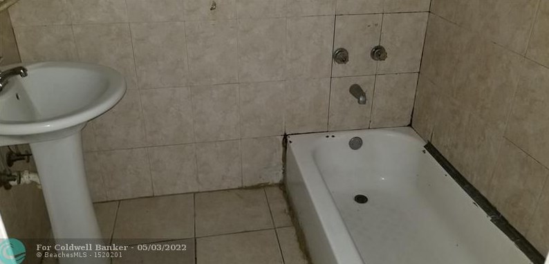 1425 131st St, Miami FL 33161-4423 exterior