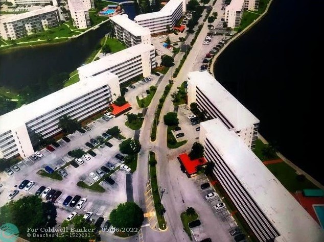 2920 Pointe Dr, Miami, FL 33160-7305