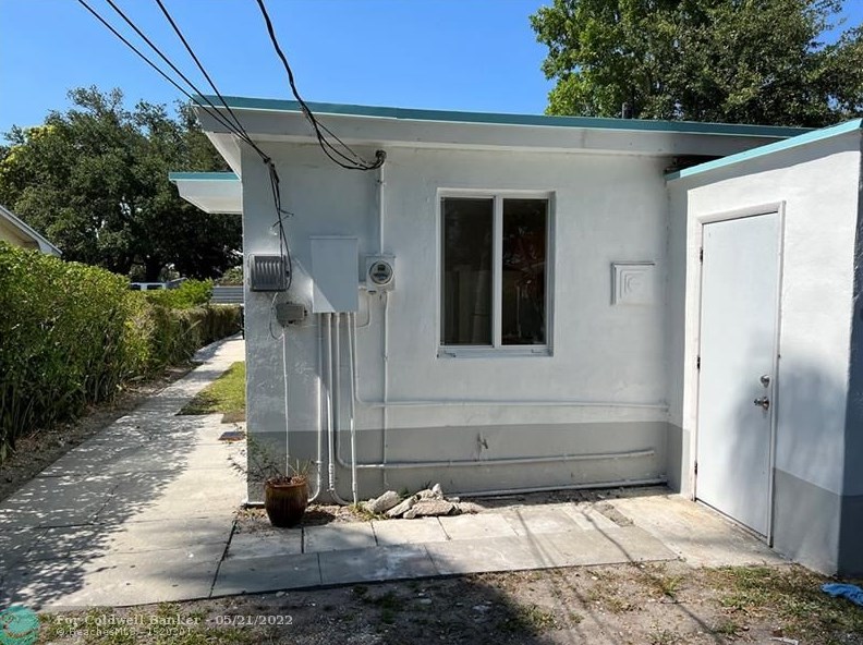 5710 Arthur St, Hollywood FL 33021-5134 exterior