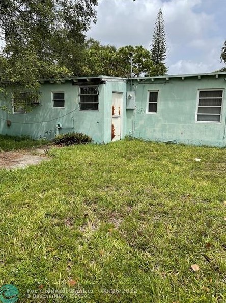 2070 Rutland St, Miami, FL 33054-3743