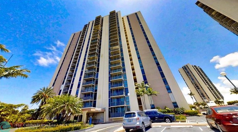 20379 W Country Club Dr #2033, Miami, FL 33180