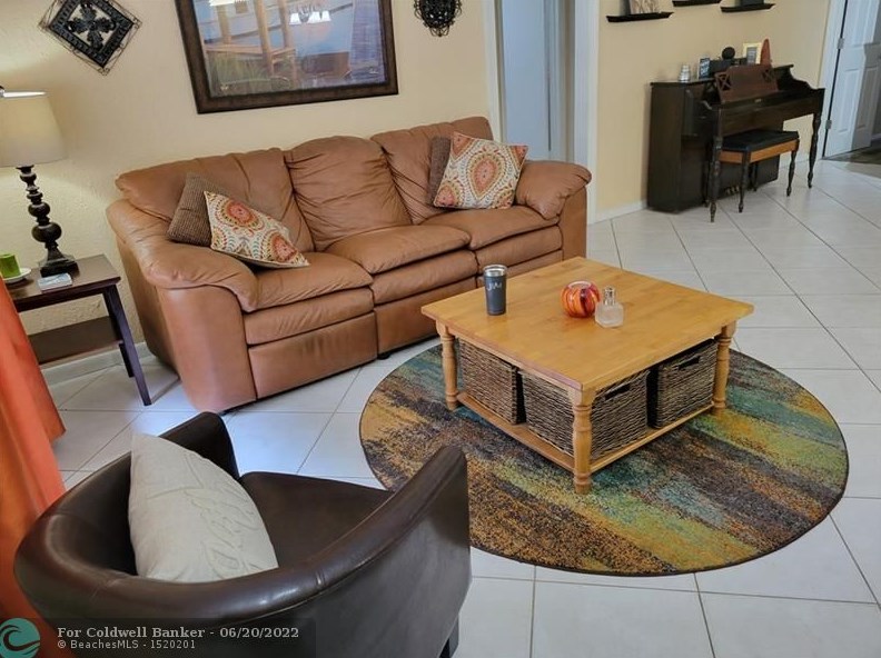 426 Shadow Wood Ln, Pompano Beach, FL 33071-6964