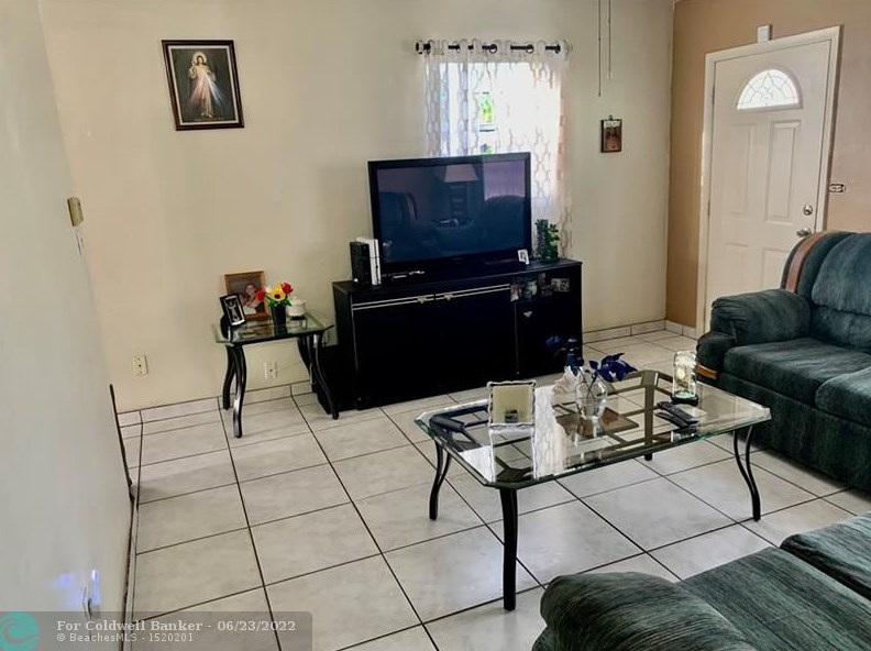 740 68th Ter, Hollywood, FL