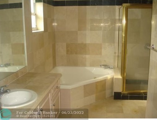 3087 Shipping Ave, Miami, FL 33133