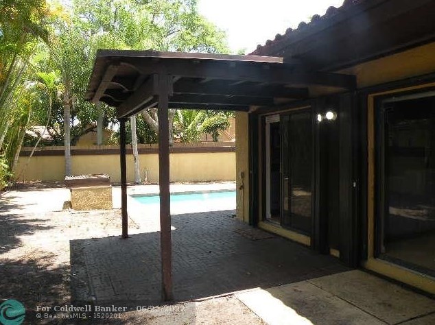 20435 10th Ct, Miami, FL 33179-2517