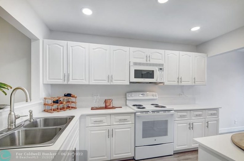 21689 Altamira Ave, Boca Raton, FL 33433-7550