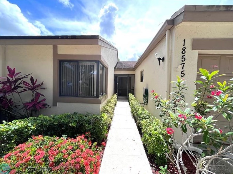 18575 Breezy Palm Way, Boca Raton, FL 33496-5147