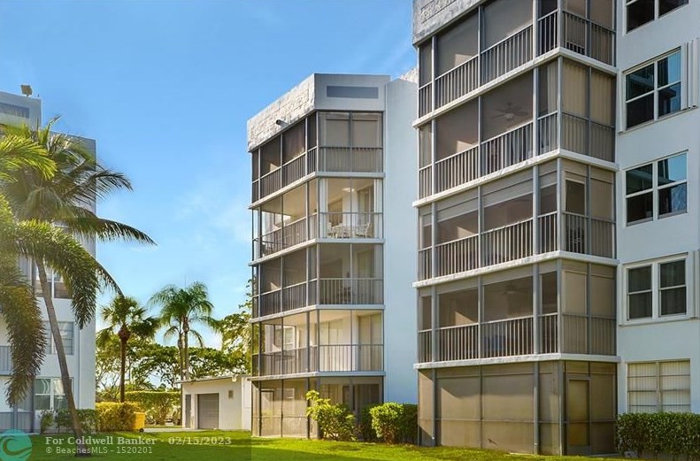 198 67th St, Boca Raton FL  33487-8302 exterior