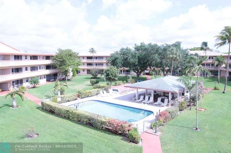 5300 Washington St, Hollywood FL 33021-7750 exterior