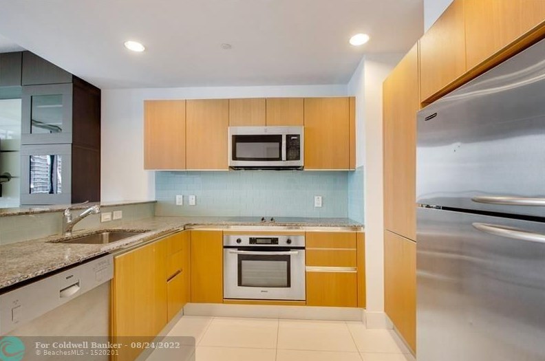 1050 Brickell Ave Apt 3222, Miami, FL 33131