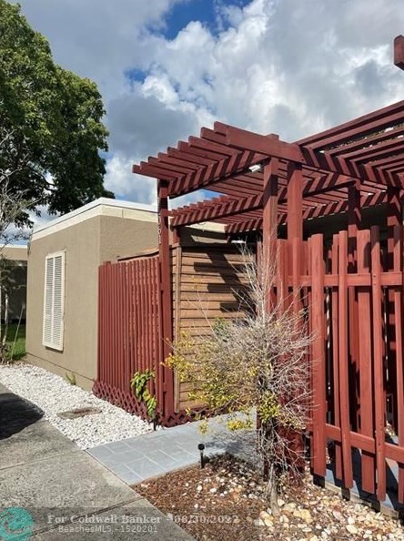 11061 N Lakeview Dr #11061, Hollywood, FL 33026