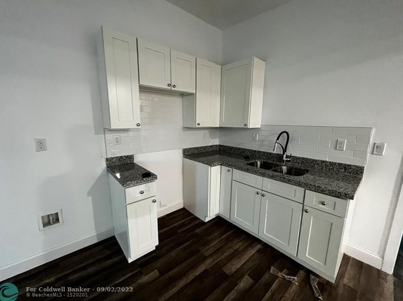 1396 Nw 60th St, Miami, FL 33142