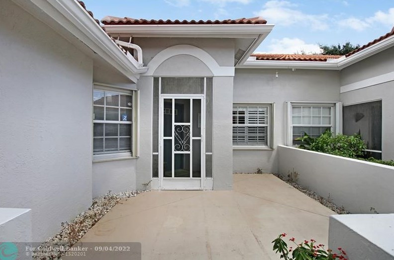 8043 Summer Shores Dr, Delray Beach, FL 33446