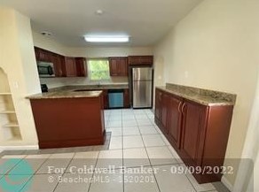 1215 Lincoln St, Hollywood FL  33019-1048 exterior