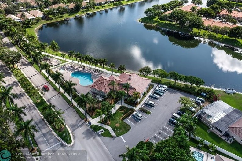4670 12 Ct, Pompano Beach FL 33441-6416 exterior